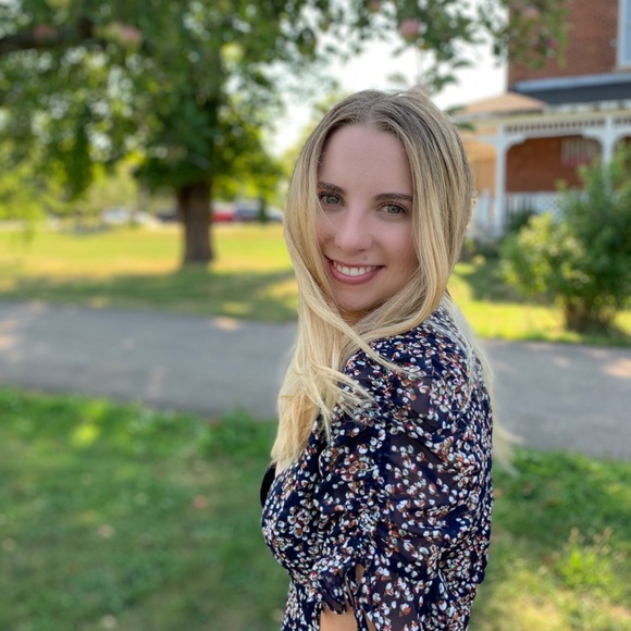 Meet your Posher, Katie - Picture 1 of 1